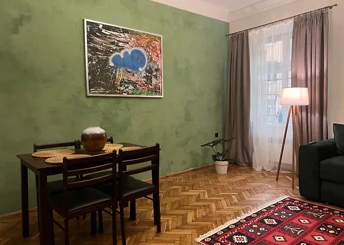 Art Apartment On Kylisha Str