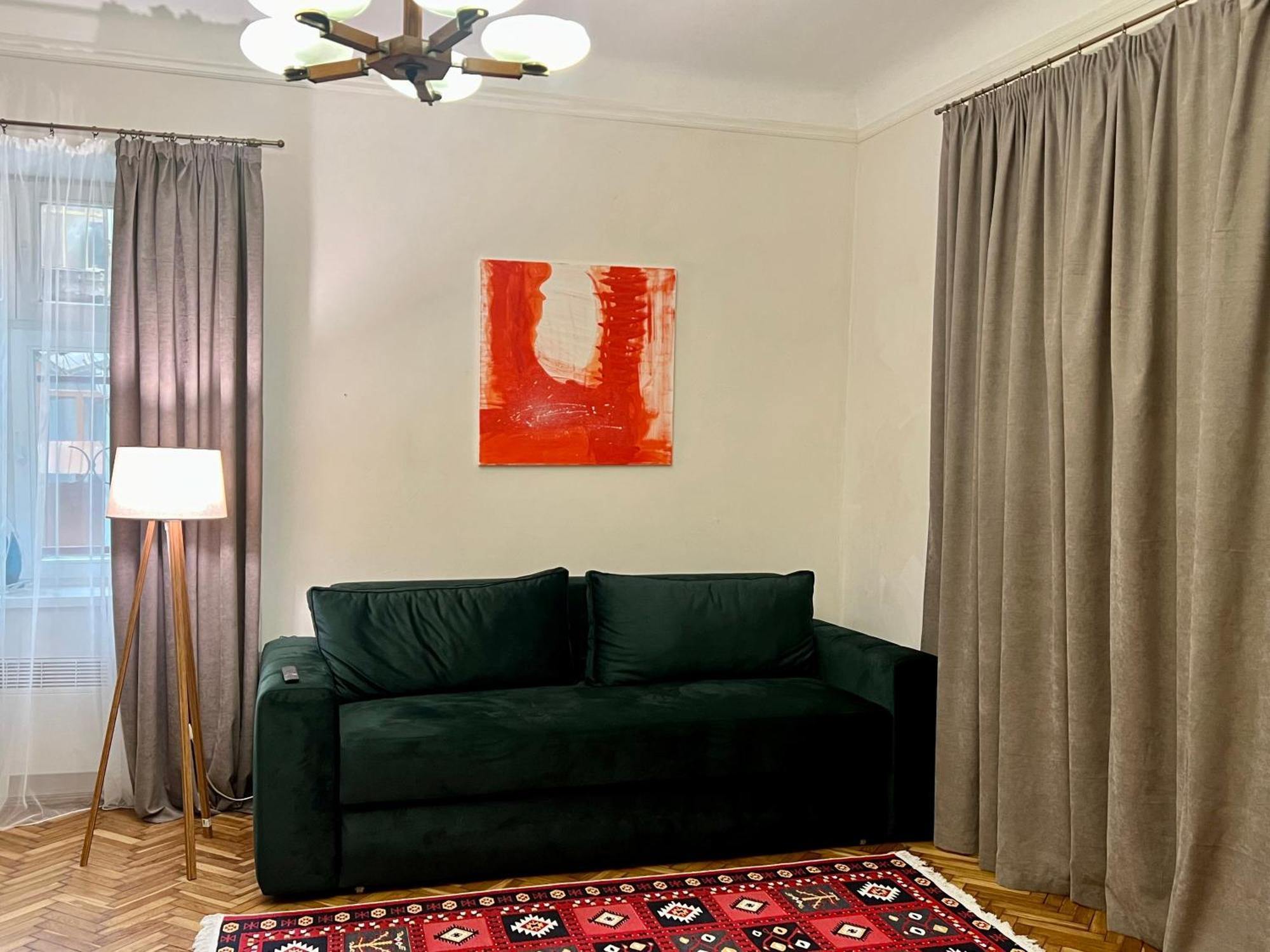 Apartment Art On Kylisha Str *