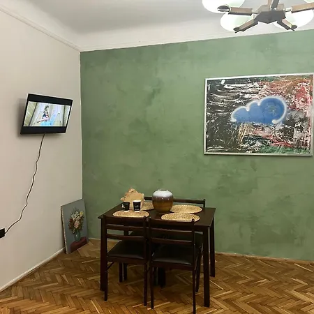 Art Apartment On Kylisha Str 利沃夫 外观 照片