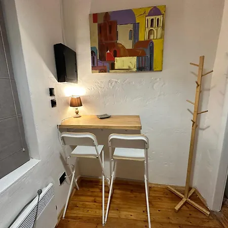Art Apartment On Kylisha Str 利沃夫 外观 照片
