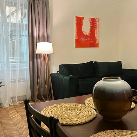 Art Apartment On Kylisha Str 利沃夫 外观 照片