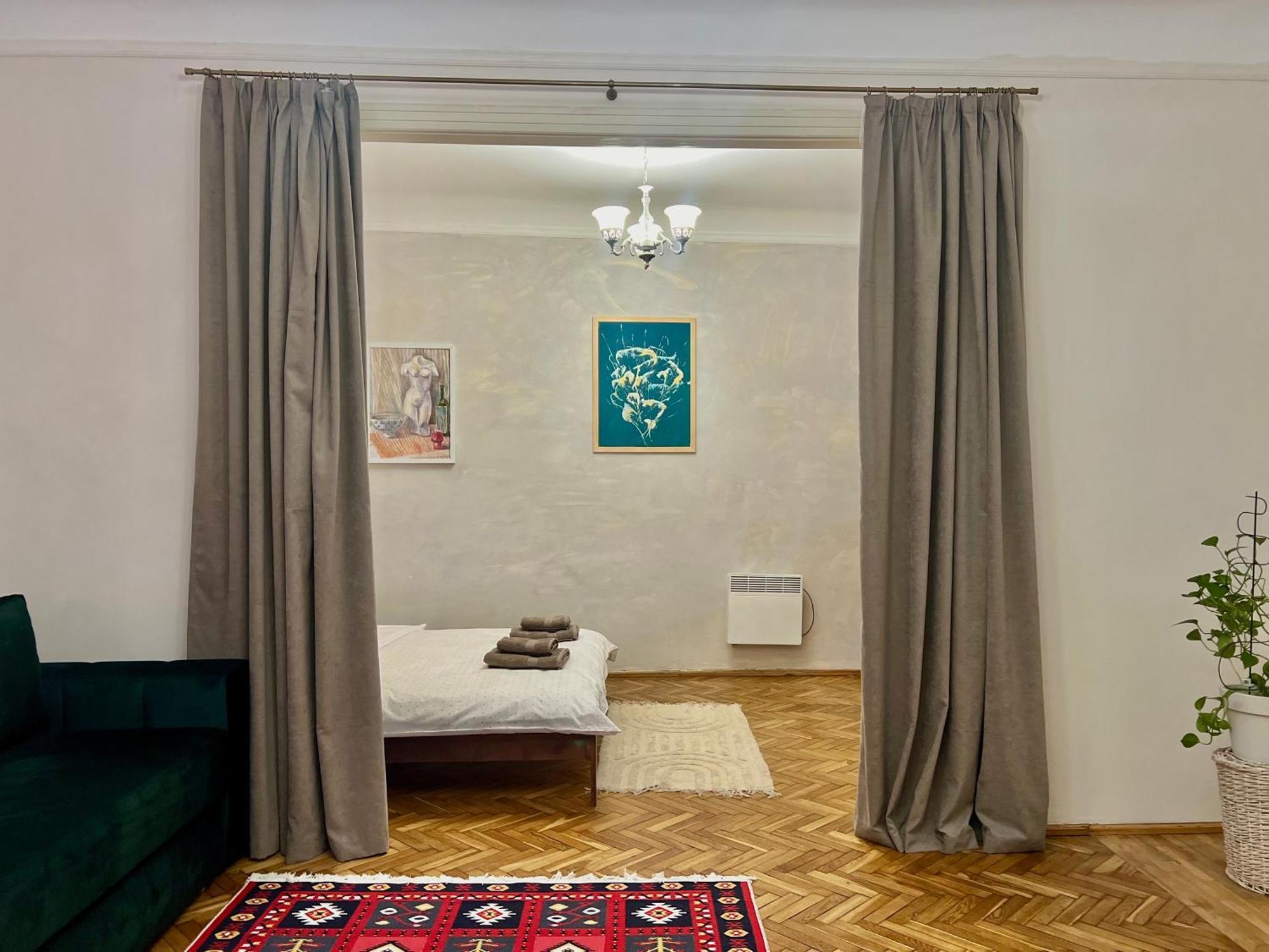 Апартаменты Art On Kylisha Str